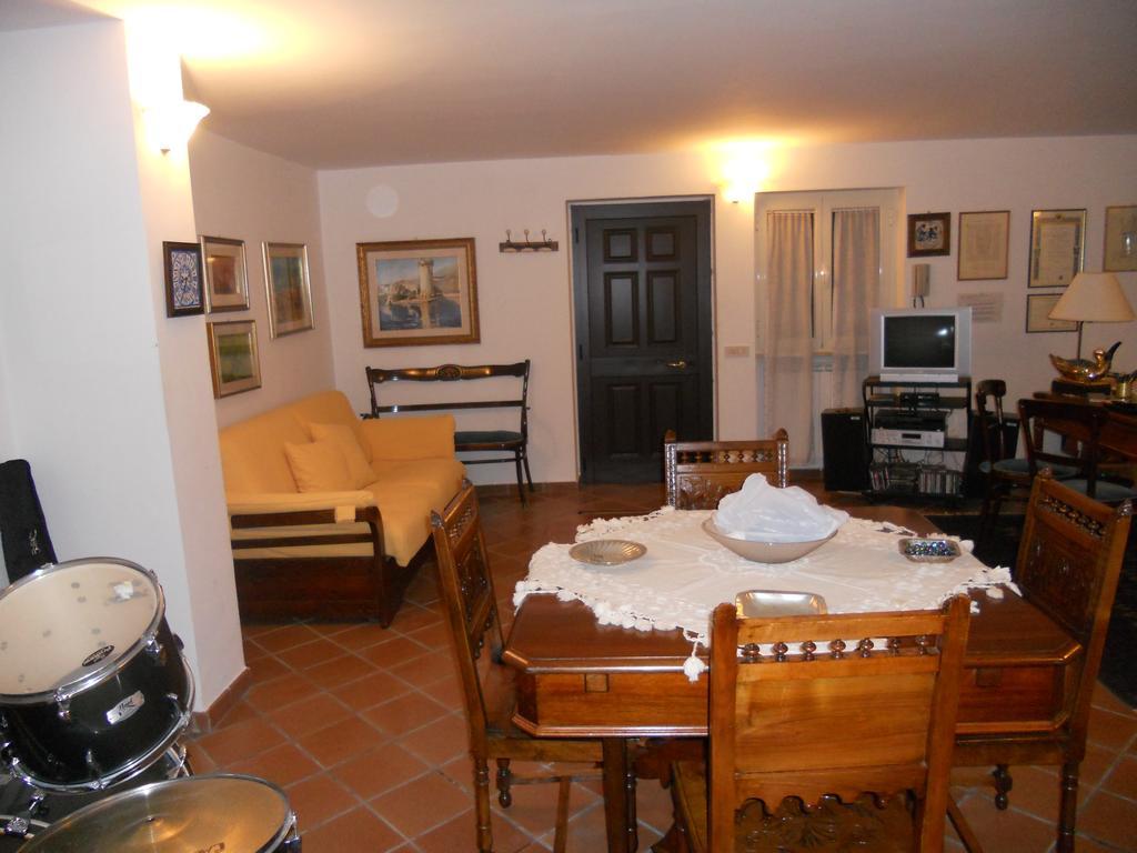 Villa Eleonora Формия Екстериор снимка