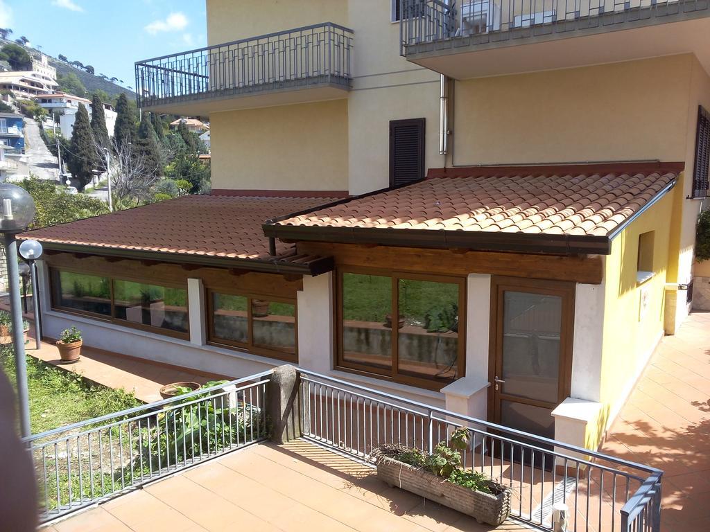 Villa Eleonora Формия Екстериор снимка