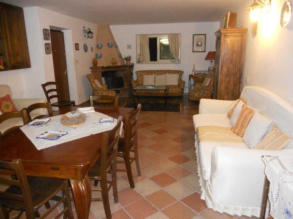 Villa Eleonora Формия Екстериор снимка